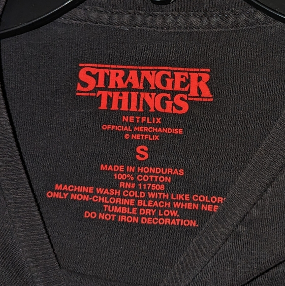 Stranger Things Official Merchandise Small T Shirt - Picture 2 of 4